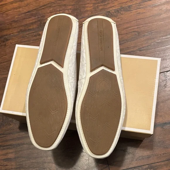 Michael Kors Vintage Lily Moccasins - Picture 4 of 8